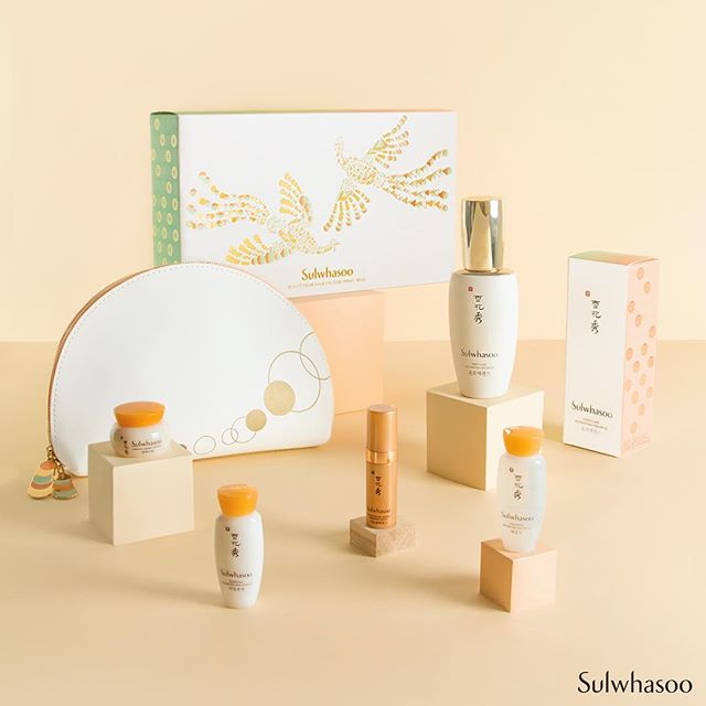 Sulwhasoo Beauty From Your Culture Limited Edition First Care Activating Serum EX Set ชุดเซรั่มที่ขายดีอันดับ 1 ของโซลวาซู  ลิมิเต็ดอิดิชั่น ปี 2018 มาในกล่องเซ็ทแพคเก็จหรู ลายนกฟีนิกซ์สีทอง แถมชุดผลิตภัณฑ์สมุนไพรเกาหลีในขนาดพกพาอีก 4 ชิ้น พร้