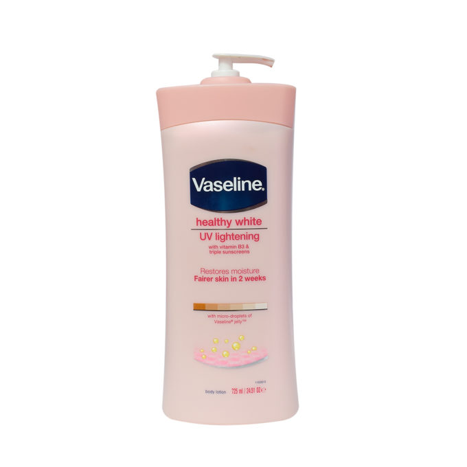 Vaseline Healthy White UV Lightening Lotion 725ml. วาสลีนสูตรนำเข้าจากอเมริกา ด้วยเทคโนโลยีSkin Illuminating Mineralsช่วยกระจายแสงบนผิวทำให้ดูขาวกระจ่างใสขึ้นทันทีที่ทา บำรุงผิวสำหรับผิวคล้ำสีผิวไม่สม่ำเสมอหรือมีจุดด่างดำช่วยให้ผิวดูกระจ่างใสเ