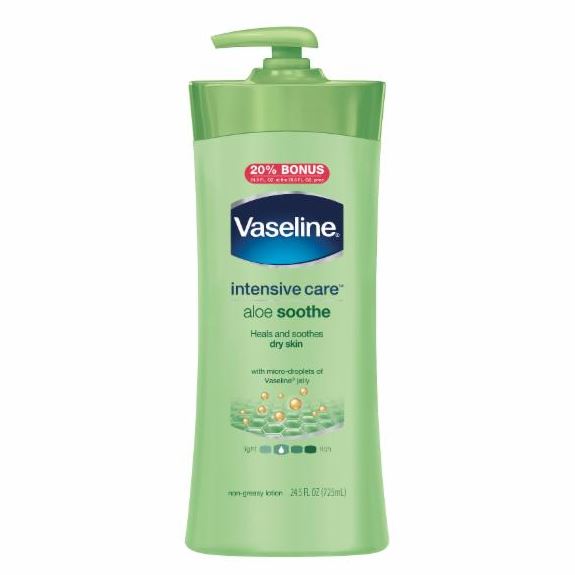 Vaseline Intensive Care Lotion Aloe Soothe 725ml. วาสลีนโลชั่นบำรุงผิวกายแพคเกจใหม่ล่าสุด นำเข้าจากอเมริกา อุดมด้วยสารสกัดจากว่านหางจระเข้บริสุทธิ์ ช่วยฟื้นบำรุงผิวแห้งเสียอย่างล้ำลึก ให้ผิวเนียนนุ่มชุ่มชื้นตลอดวัน บรรเทาอาการแห้งกร้านของผิวจา