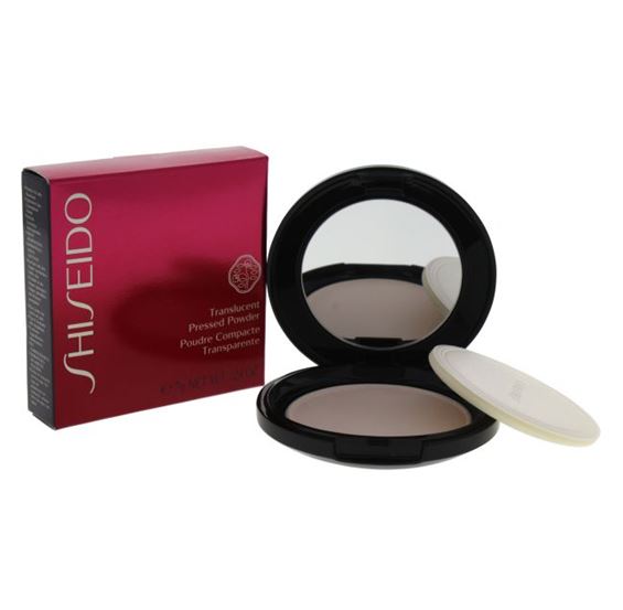 Shiseido Translucent Pressed Powder 7 g. แป้งฝุ่นอัดแข็งเนียนละเอียดเนื้อโปร่งแสงเหมาะกับทุกโทนสีผิว ให้รองพื้นติดทนนาน และให้ความชุ่มชื้นกับผิว สามารถใช้เติมแต่งระหว่างวัน เพื่อให้ผิวกระจ่างใส โดยไม่ทำให้สีของเมคอัพเดิมลบเลือนลง