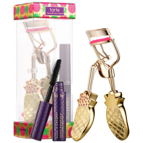 Tarte Lashy & Flashy Lash Curler (Limited Edition) เซ็ทที่ดัดขนตาและมาสคาร่ารุ่นลิมิเต็ด ที่ออกแบบด้ามแปรงเป็นรูปสัปปะรดแสนน่ารักสีทองประดับด้วยเพชรสีชมพู ดีไซน์หรูหราทันสมัย ดูเลอค่า พร้อมมาสคาร่า ที่มอบขนตาหนาอิ่มฟู เด้ง งอนยาวเป็นธรรมชาติ