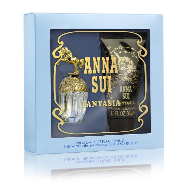 Anna Sui Fantasia Sample Kit 2 Items เซ็ทน้ำหอมและโลชั่นบำรุงผิวกายกลิ่นใหม่ ที่ชวนคุณหลีกหนีจากเรื่องจำเจเดิมๆ กระโดดขึ้นม้าหมุนยูนิคอร์น แล้วผจญภัยไปในโลกแห่งจินตนาการที่น่าตื่นเต้นดุจต้องมนต์กับกลิ่นหอมใหม่แนว floriental ครั้งแรกจาก Anna Su