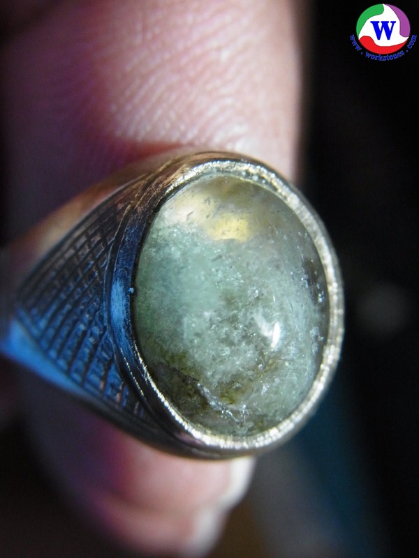 แหวนทองเหลือง แก้วโป่งข่ามนำโชค ปวกเขียวอ่อนฟูเต็ม แหวนเบอร์ 52