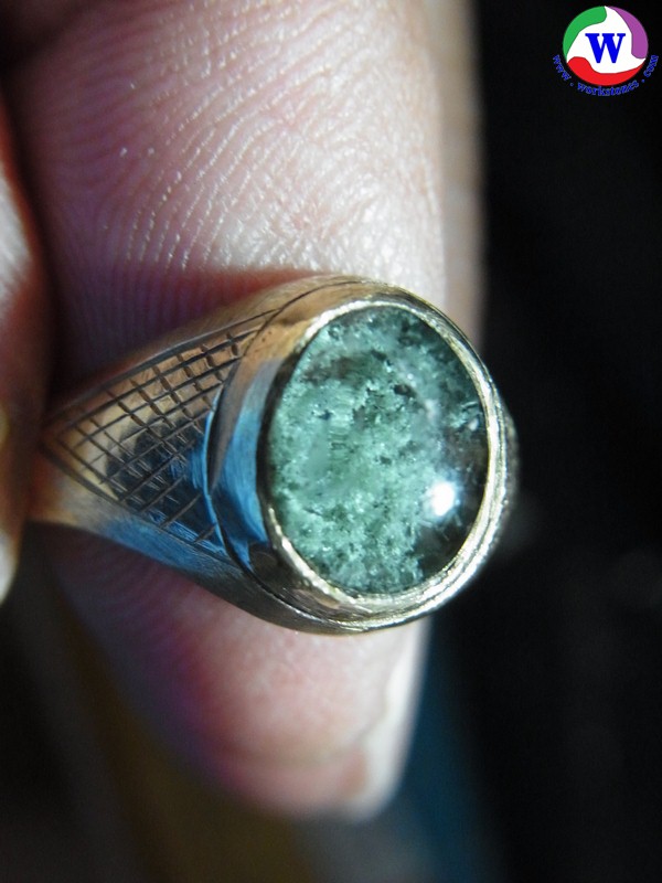แหวนทองเหลือง แก้วโป่งข่ามนำโชค ปวกเขียวเข้มฟูสวย แหวนเบอร์ 52