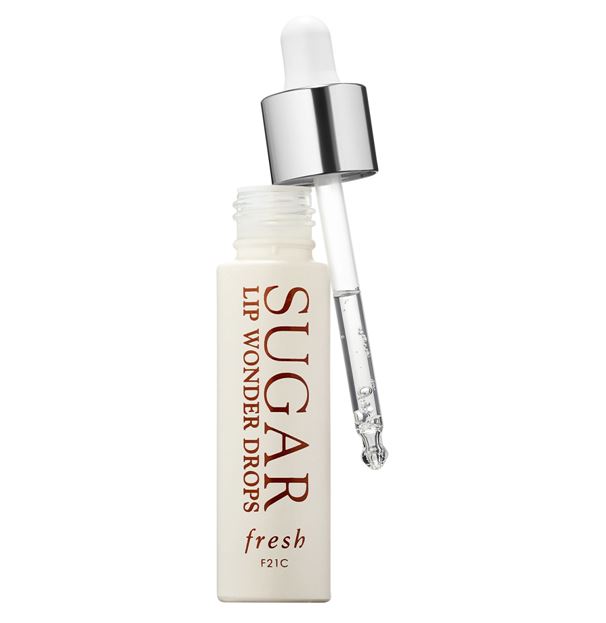 Fresh Sugar Lip Wonder Drops Advanced Therapy 5 ml. ผลิตภัณฑ์บำรุงริมฝีปากเนื้อลิควิดกึ่งเจลรูปแบบใหม่ มอบความชุ่มชื้นและผลัดเซลล์ผิวให้ริมฝีปากเรียบเนียนสม่ำเสมอโดยไม่ต้องสครับ พร้อมให้คุณแต่งแต้มสีสันบนเรียวปากด้วยลิปสติกสีโปรดของคุณ