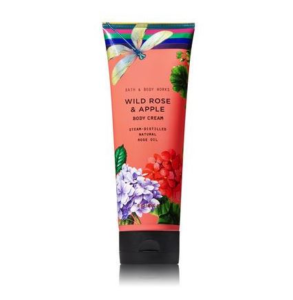 Bath & Body Works Wild Rose & Apple Ultra Shea Body Cream 226 g. ครีมบำรุงผิวสุดเข้มข้น มีกลิ่นหอมติดทนนาน ด้วยกลิ่นหอมโทนกลิ่นดอกไม้ผสมผลไม้ ด้วยกลิ่นของน้ำมันดอกกุหลาบบริสุทธิ์จากธรรมชาติ, ดอกโบตั๋นสีชมพู, แอปเปิ้ล และมัสค์นุ่มๆ ทำให