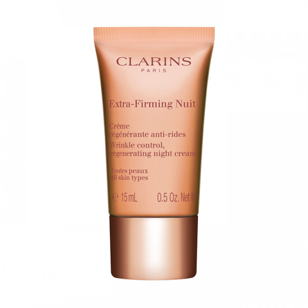 Clarins Extra-Firming Nuit Wrinkle Control, Regenerating Night Silky Cream ขนาดทดลอง 15 ml. ไนท์ครีมสูตรใหม่ ครีมบำรุงผิวสูตรกลางคืนจาก CLARINS มาพร้อมกับสัมผัสใหม่ของเนื้อครีมที่ละมุนกับผู้หญิงที่สุด ด้วยประสิทธิภาพของการลดเลือนริ้วรอยแห่