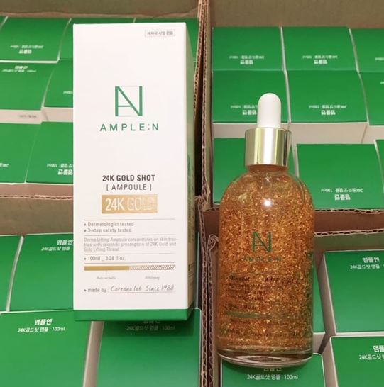 Coreana Ample :N 24K Goldshot Ampoule 100 ml. โคเรียน่าเซรั่มผสมทองคำบริสุทธิ์24Kสำหรับทุกสภาพผิวเพิ่มความยืดหยุ่น กระชับ ลดเลือนริ้วรอย ผิวดูชีวิตชีวา กระจ่างใสเปล่งปลั่ง เผยผิวดูสุขภาพดีเรียบเนียน ดูอ่อนกว่าวัยเนื้อบางเบา ซึมซาบไว ไม่เหนียวเ