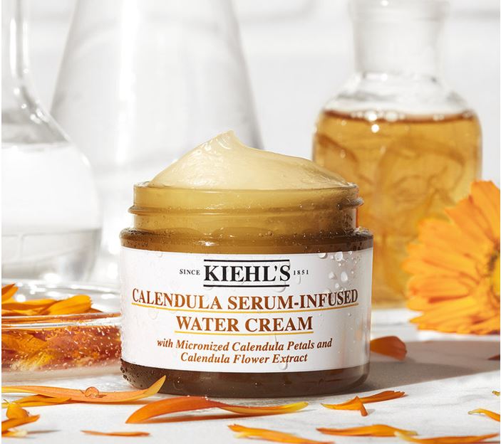 Kiehl's Calendula Serum-Infused Water Cream 100 ml. ครั้งแรกของครีม calendula เนื้อเซรั่มผสมผสานกับ water cream คืนความชุ่มชื้นกระจ่างใสให้ผิว ผิวเปล่งปลั่ง เมื่อเนื้อทาลงสู่ผิวหน้าเนื้อครีมแตกตัวเป็นน้ำ ซึมผิวดีสุดๆ ตอบโจทย์คนผิวแห้งกร้า