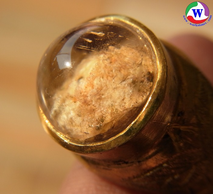 แหวนทองเหลือง เบอร์ 67 ครึ่ง แก้วโป่งข่ามชนิดแก้วปวกฟูสีชมพูโอลโรส รูปลักษณ์รูปภูเขายอดแหลม