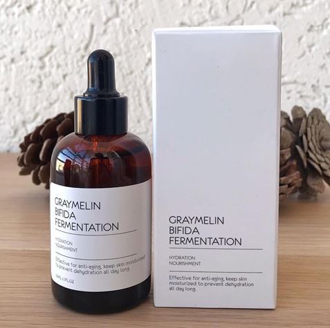 **พร้อมส่ง**Graymelin Bifida 100% Fermentation Serum 50 ml. เซรั่มยี่ห้อดังจากเกาหลี ที่มีส่วนผสมของBifida เข้มข้น100% ช่วยซ่อมแซมและบำรุงผิวได้ลึกระดับเซลล์ เร่งฟื้นฟูโครงสร้างผิว เสริมสร้างคอลลาเจน ผิวแข็งแรง ช่วยให้ผิวเนียนสดใส รูขุมขนกระชับ สำหรับผิวท