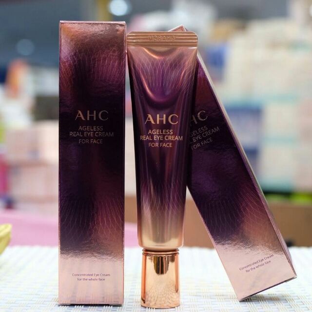 AHC Ageless Real Eye Cream For Face 30 ml. ครีมบำรุงรอบดวงตา แบรนด์พรีเมี่ยมจากประเทศเกาหลี เข้าฟื้นบำรุงลดรอยหมองคล้ำรอบดวงตา และร่องลึกริ้วรอยบนใบหน้าจางลง อย่างเห็นได้ชัด ผิวกระจ่างใสขึ้นอย่างมีประสิทธิภาพ ด้วยยอดขาย 1 ล้านหลอดใน 8 เดือน