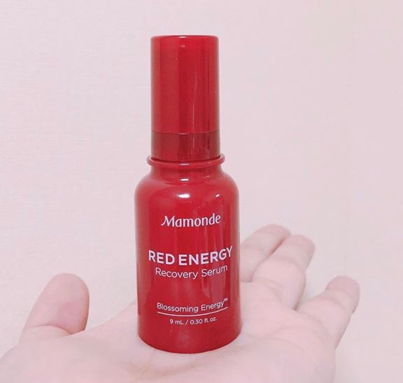 Mamonde Red Energy Recovery Serum ขนาดทดลอง 9 ml. เซรั่มที่ช่วยเสริมสร้างความชุ่มชื้น ลดเลือนริ้วรอยและเติมเต็มผิวให้เรียบเนียนได้ภายใน 5 วัน อีกทั้งยังช่วยเผยผิวให้เปล่งประกายแลดูมีสุขภาพดีใน 14 วันเท่านั้น