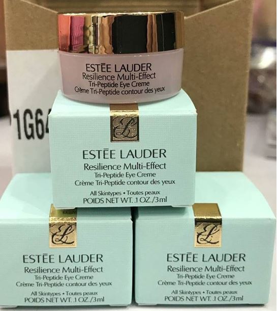 ESTEE LAUDER Resilience Multi-Effect Tri-Peptide Eye Creme ขนาดทดลอง 3 ml. ครีมดูแลผิวรอบดวงตาที่มอบคุณประโยชน์แห่งการบำรุงและผลลัพธ์รอบด้าน ให้ผิวรอบดวงตาแลดูกระชับ ริ้วรอยรอบดวงตาแลดูลดเลือนลง เส้นริ้วและร่องลึกที่เคยมีแลดูจางลง เผยผิวรอบดวง