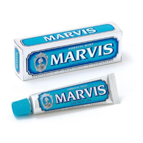 MARVIS Aquatic Mint Toothpaste Travel Size 25 ml. (สีฟ้า) ยาสีฟันระดับพรีเมี่ยมกลิ่นเย็นสุดๆ ผสมกับกลิ่นมินต์ที่ลงตัว ซึ่งมีกลิ่นของเปลือกไม้ที่ตากแห้ง และทำให้มีกลิ่นแนวอโรม่า ซึ่งเริ่ดมาก หาไม่ได้แน่ๆในยาสีฟันทั่วไป เนื้อครีมขาวข้น นุ่มนวล รสช