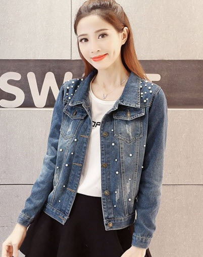 พรีออเดอร์ เสื้อคลุมยีนส์ ตัวยาว สียีนส์ ปักมุกรอบตัว เพิ่มความเก๋ ใส่กันแดด ใส่เที่ยวได้สบาย สี ยีนส์เข้ม