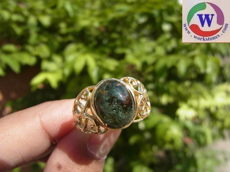 แหวนทองเหลืองลายฉลุ  เบอร์ 54 แก้วโป่งข่ามนำโชค แก้วปวกสีเขียว สีทอง