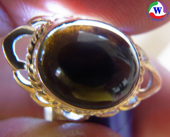 แหวนเงินหญิง เบอร์ 55 ครึ่ง แก้วโป่งข่ามชนิดแก้วปัทมราคสีทอง  สีดำเนื้อในสีทองเข้ม หายากสุดๆ