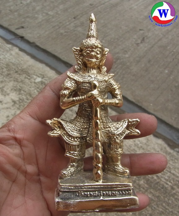 ท่านท้าวเวชสุวรรณ เนื้อทองเหลือง หนักประมาณ 160-180 กรัม มี 2 องค์ องค์ละ 1000 บาท