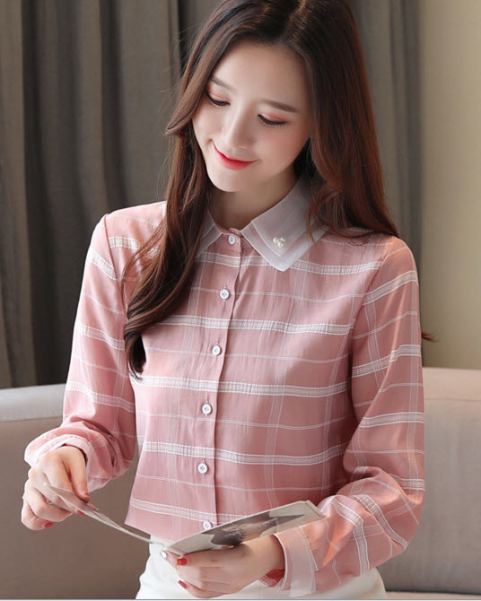 พรีออเดอร์ เสื้อเชิ้ต คอปก แขนยาว คอตตอนผสม ลายตาราง แต่งคอสองชั้นประดับมุก ใส่ทำงานได้ สี ชมพู เหลือง และเขียว