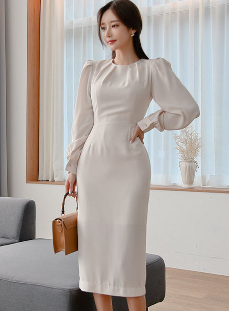 พรีออเดอร์ เดรสยาว เดรสราตรีออกงาน ใส่ไปงานแต่งได้ หรือใส่ทำงานได้ สี ขาว แขนยาว จั๊มแขน