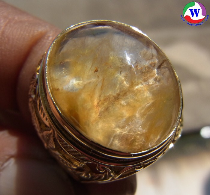 แหวนทองเหลืองชาย เบอร์ 60 แก้วโป่งข่ามนำโชค ชนิดแก้วพิรุณสีทองพริ้ว กาบทอง กาบเงิน แวววาว