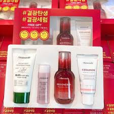 Mamonde Red Energy Recovery Serum Set เซ็ทฟื้นฟูพลังให้ผิว คุ้มสุดๆ ได้รับ Serum ขวดใหญ่ พร้อมของแถมอีก 3 ชิ้น ร์ช่วยเสริมสร้างความชุ่มชื้น ลดเลือนริ้วรอยและเติมเต็มผิวให้เรียบเนียนได้ภาอีกทั้งยังช่วยเผยผิวให้เปล่งประกายแลดูมีสุขภาพดี