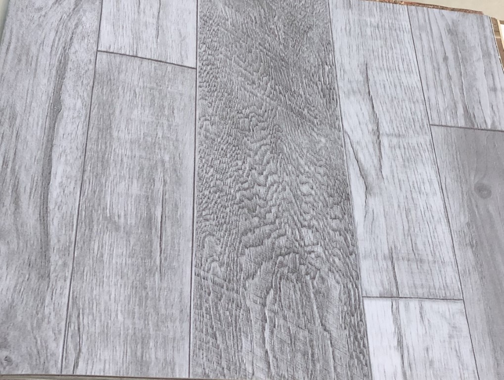 wallอิฐ ไม้1 ยาว10ม กว้าง53ซม ม้วน5ตรม mdc