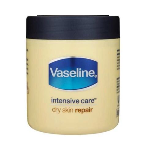 Vaseline Intensive Care Dry Skin Repair Body Cream 400 ml. ครีมสูตรซ่อมแซมผิวที่แห้งมาก คัน แตกเป็นสะเก็ดคนผิวแห้งชนิด ลอกเป็นขุยหรือผิวแห้งแตก คันระคายเคือง ตัวนี้เลยค่ะเหมาะสุดๆ ช่วยกักเก็บความชุ่มชื่นได้ยาวนาน ให้ผิวที่แห้งกลับมามีความชุ่มช