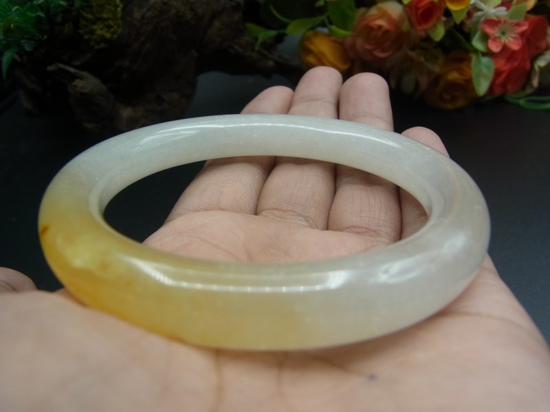 กำไลข้อมือหยกน้ำผึ้งเนื้อใส