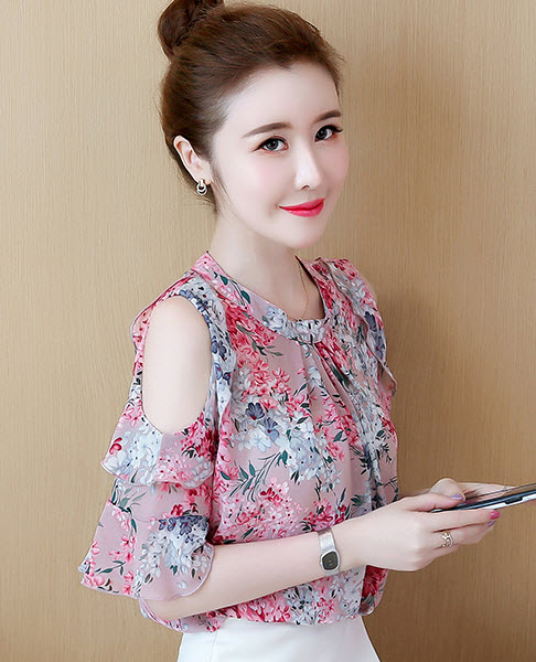 พรีออเดอร์ เสื้อแฟชั่น แขนสั้น เปิดไหล่ ปาดไหล่ ลายดอก ชีฟองสวย ๆ สี น้ำเงิน และแดง