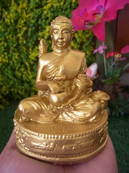  องค์พระสีวลีสีทอง มวลสารแร่เหล็กน้ำพี้