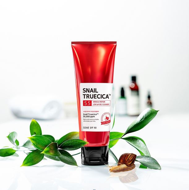 *พร้อมส่ง*Some By Mi Snail Truecica Miracle Repair Low PH Gel Cleanser 100 ml. คลีนเซอร์เนื้อเจล เหมาะกับผิวแพ้ง่าย มีส่วนผสมของเมือกหอยทากสีดำ และมีส่วนประกอบของ TRUECICA เฉพาะตัวของ SOME BY MI มีส่วนช่วยในการคืนความแข็งแรงกลับสู่ธรรมชาติของผิว และยังสาม