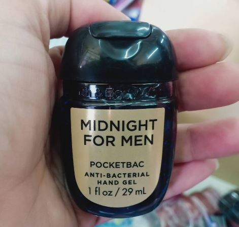 **พร้อมส่ง**Bath & Body Works Midnight for Men PocketBac Sanitizing Hand Gel 29 ml. เจลล้างมือขนาดพกพาแบบไม่ต้องใช้น้ำ สูตรแอนตี้แบคทีเรีย ฆ่าแบคทีเรียได้ 99.9% กลิ่นหอมยอดนิยมสไตล์น้ำหอมสำหรับคุณผู้ชาย ที่ให้ความหอมสดชื่นแบบสปอร์ต กลิ่นหอมยอดนิยมที่ม