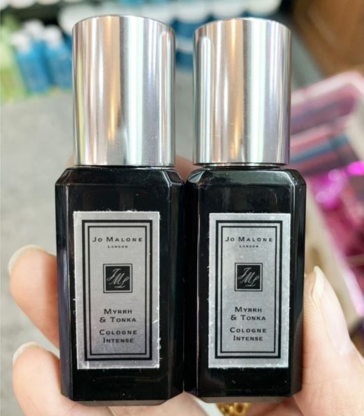 Jo Malone London Myrrh & Tonka Cologne Intense ขนาดทดลอง 9 ml. ขวดสีดำ โคโลญจน์ แนวกลิ่น Floral Fruity หอมหวานสง่างาม ชวนลุ่มหลง ผสมผสานอย่างลงตัวไม่เลี่ยนจนเกินไป สัมผัสถึงความสุขเสมือนอยู่กลางทิวทุ่งดอกลาเวนเดอร์ กลิ่นสดชื่นผ่อนคลาย จากต