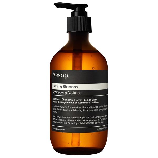 Aesop Calming Shampoo 500 ml. แชมพูสำหรับหนังศีรษะแห้ง คัน ลอกเป็นขุย และไวต่อการระคายเคือง อ่อนโยนต่อหนังศีรษะ เนื้อผลิตภัณฑ์เป็นเจล ลดอาการแสบคัน และลอกเป็นขุย หลังสระหนังศีรษะ รู้สึกผ่อนคลาย ปลอบประโลม ชุ่มชื่น พร้อมทำความสะอาดเส้นผมอย่างหม