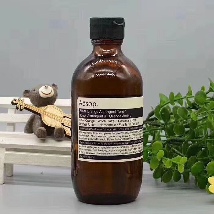 Aesop Bitter Orange Astringent Toner 200 ml. โทนเนอร์สูตรอ่อนโยน เนื้อผลิตภัณฑ์ สดชื่นดุจน้ำทะเล ทำความสะอาดผิวและยังคงไว้ซึ่งผิวที่สมดุล เพื่อผิวสดชื่น เหมาะสำหรับทุกสภาพผิวโดยเฉพาะผิวมัน ผิวผสม หรือผิวที่เป็นสิว ทำให้ผิวรู้สึก สะอาด สดชื่น เ