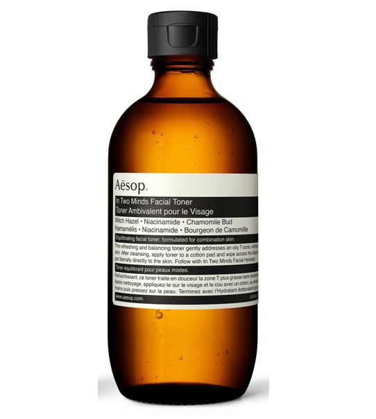 Aesop In Two Minds Facial Cleanser 200 ml. เจลทำความสะอาดที่ใช้สารทำความสะอาดที่อ่อนโยนเป็นพิเศษ มีส่วนผสมของ Salicylic Acid ในการช่วยผลัดเซลล์ผิวและลดสิ่งอุดตันในรูขุมขนด้วย ก่อฟองค่อนข้างน้อยและล้างออกโดยจะคงฟิลม์บาง ๆ ที่คอยให้ความชุ่มชื้นก