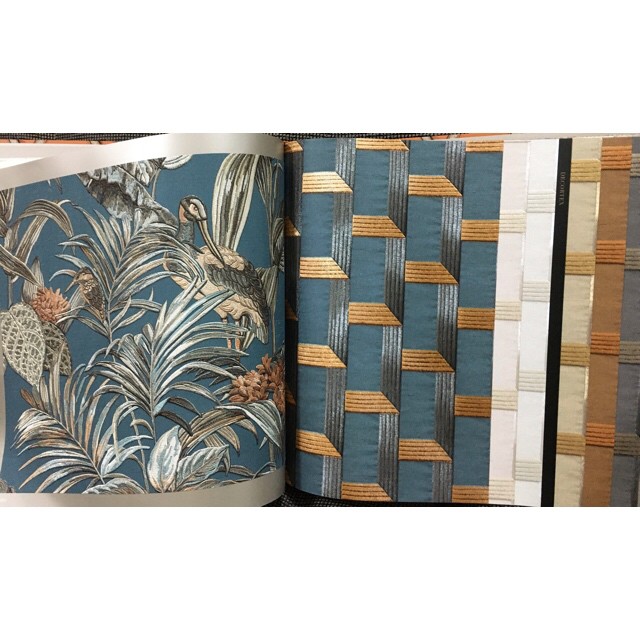 wallโมเดิร์น2 แบบผ้าปักนูน หรูหรามาก ยาว10ม กว้าง53ซม ม้วน5ตรมcdc