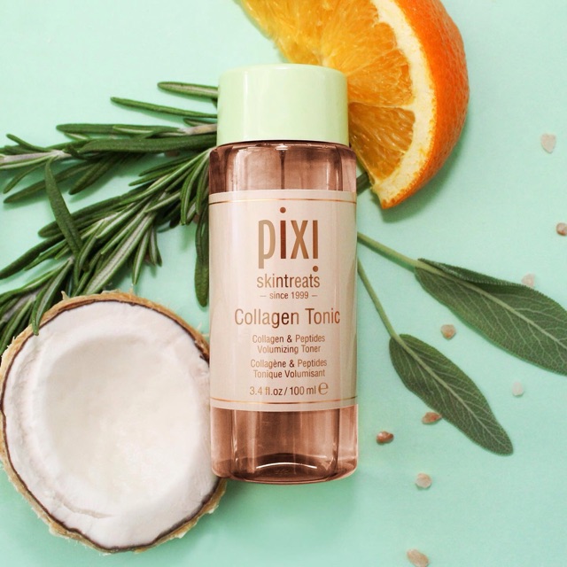 ** พร้อมส่ง**Pixi Collagen & Peptides Volumizing Toner 100 ml. โทนเนอร์สูตร Collagen สูตรใหม่จาก Pixi ตัวนี้มาพร้อมกับส่วนผสมของอคาเซียคอลลาเจน, เปปไทด์หลายชนิด พร้อมทั้งอุดมไปด้วยสารสกัดจากผลไม้และพฤกษศาสตร์ที่ช่วยต้านอนุมูลอิสระ ช่วยให้ริ้วรอย ผิวเร