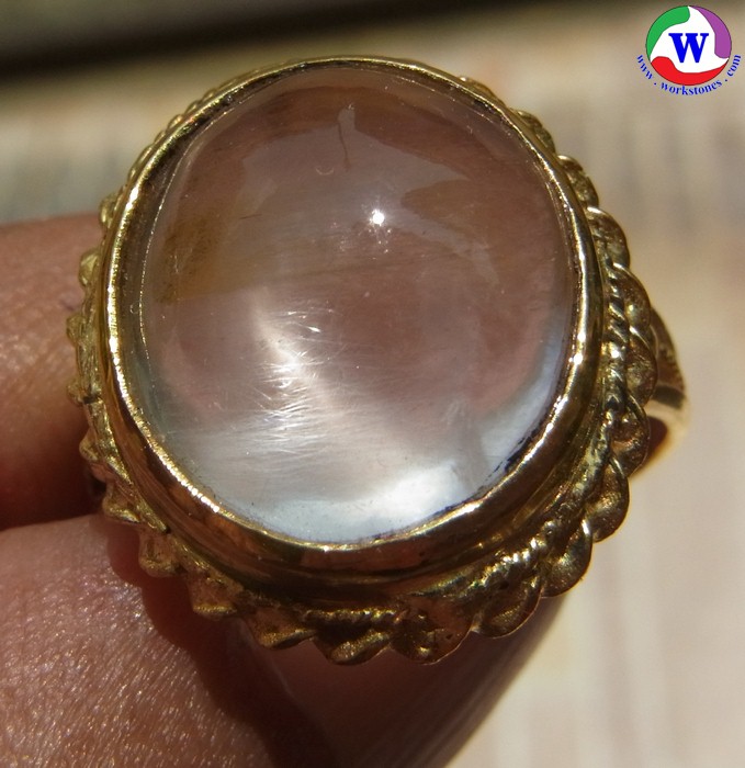 แหวนทองเหลืองหญิง หนักรวม 5.97 กรัม เบอร์ 58 แก้วโป่งข่ามนำโชคชนิดแก้วพิรุณเส้นสีเงินบางๆมีพิรุณสีทองแก้วใสแวววาว