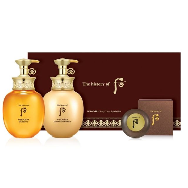 The History of Whoo WHOOSPA Body 2pcs Special Set เซ็ทดูแลผิวกายสุดหรู อวดผิวสวยเปล่งปลั่ง ประกายโดดเด่น ให้ผิวสวยสุขภาพดีอย่างสมบูรณ์แบบ มอบความชุ่มชื่น ยืดหยุ่นมีกลิ่นหอมอ่อนๆ ช่วยผ่อนคลายเหมือนอยู่ใน Spa ในเซ็ทมาพร้อมเจลอาบน้ำ และโลชั่นบำรุ