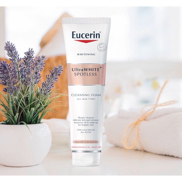 Eucerin Ultrawhite Plus Spotless Cleansing Foam 150g. โฟมล้างหน้าสูตรอ่อนโยน มอบผิวขาวเปล่งประกายนวัตกรรมการทำความสะอาดพร้อมลดเลือนจุดด่างดำ ผสานไดโอแอคทีฟ และ บิสซาโบลอลทำความสะอาดล้ำลึกขจัดเครื่องสำอาง และความมันส่วนเกินบริเวณทีโซน ลดเซลล์ผิ