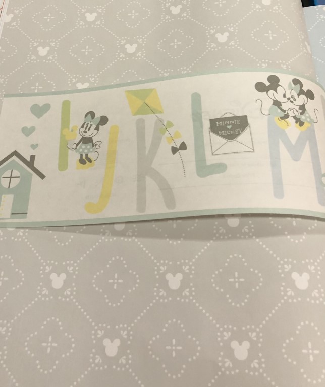 wall การ์ตูน ลิขสิทธิ์ใหม่  ยาว 10ม กว้าง 53ซม ม้วน5ตรม cd