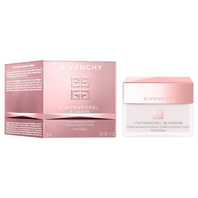 Givenchy L'intemporel Blossom Radiance Reviver Cream Anti-Fatigue 50 ml. มอยซ์เจอไรเซอร์เข้มข้นที่ช่วยบำรุงผิวที่ดูเหนื่อยล้าอย่างแท้จริง หลังใช้ครีม ผิวจะชุ่มชื้นอย่างเห็นได้ชัด เรืองแสงและดูผ่องใส ครีมตัวนี้ยังช่วยให้ผิวดูสว่างขึ้นและช่วยลดร่องรอยค