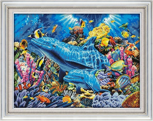 Dolphins in the sea (ไม่พิมพ์/พิมพ์ลาย)