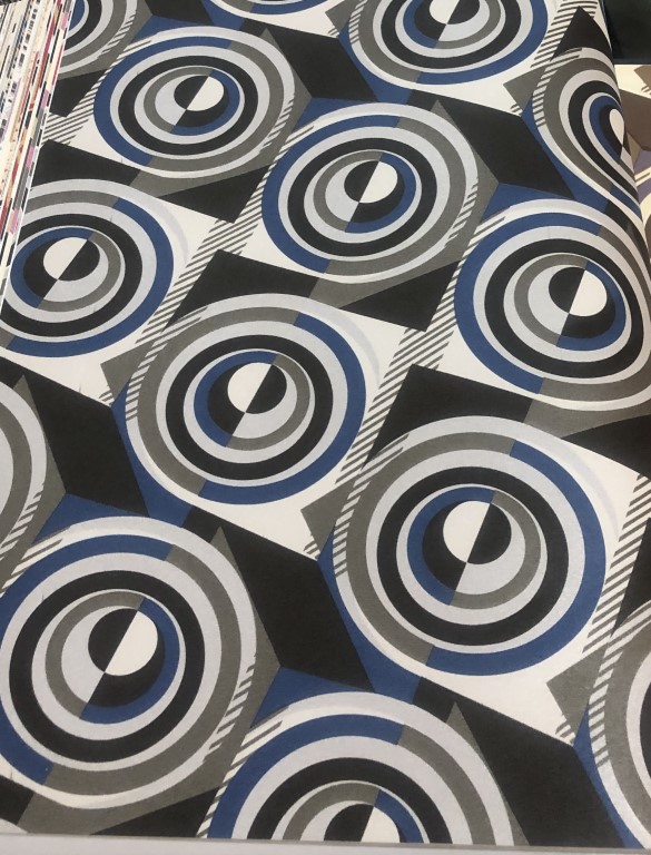 wallโมเดิร์น กราฟฟิก ยาว10ม กว้าง53ซม ม้วน5ตรม ric