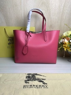 Burberry Reversible bag(Top-Hiend)