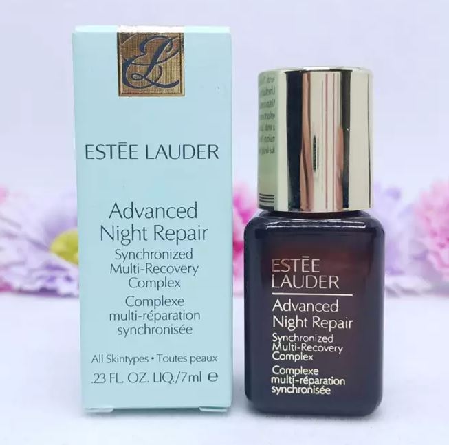 ESTEE LAUDER Advanced Night Repair Synchronized Multi-Recovery Complex ขนาดทดลอง 7 ml. เซรั่มฟื้นบำรุงผิวยามค่ำคืนอันดับ1 ด้วยพลังแห่งการฟื้นบำรุงผิวอย่างรวดเร็วสู่ผิวใหม่ที่ดูอ่อนเยาว์ ด้วยสูตรใหม่ ปี 2020 เซรั่มสูตรก้าวล้ำ ช่วยฟื้นบำรุงเส้นริ้