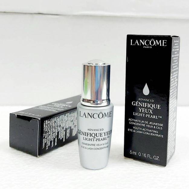 Lancome Advanced Genifique Yeux Light-Pearl Youth Activating Eye & Lash Concentrate ขนาดทดลอง 5ml. เซรั่มฟื้นบำรุงรอบดวงตา ลดถุงใต้ตา และรอยคล้ำ พร้อมเสริมความแข็งแรงให้ขนตาถึง 2 เท่า ยาวงอนงามหนาขึ้น ลดการขาดหลุดร่วง เพิ่มความชุ่มชื่นให้ขนตา